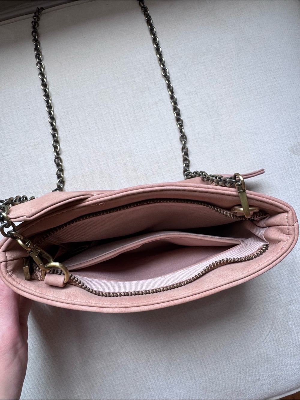 Pink Bow Chain Crossbody Bag - Picture 3 of 5